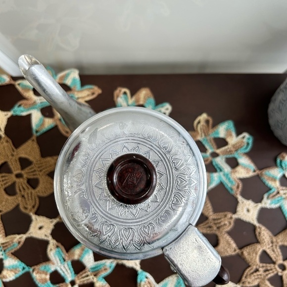 Vintage Tea Kettle, Jasmine Thai pattern Embossed aluminum Diamond Brand - Picture 2 of 12